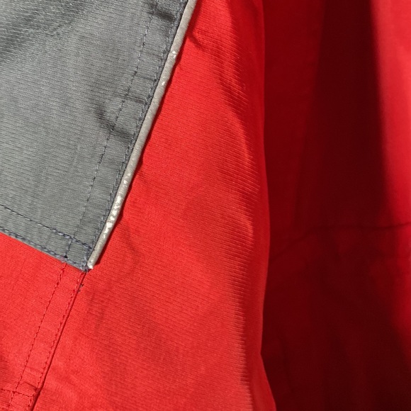 JEGARL-O Waterproof Medium Jacket insulated, waterproof protect you from element - Picture 11 of 12